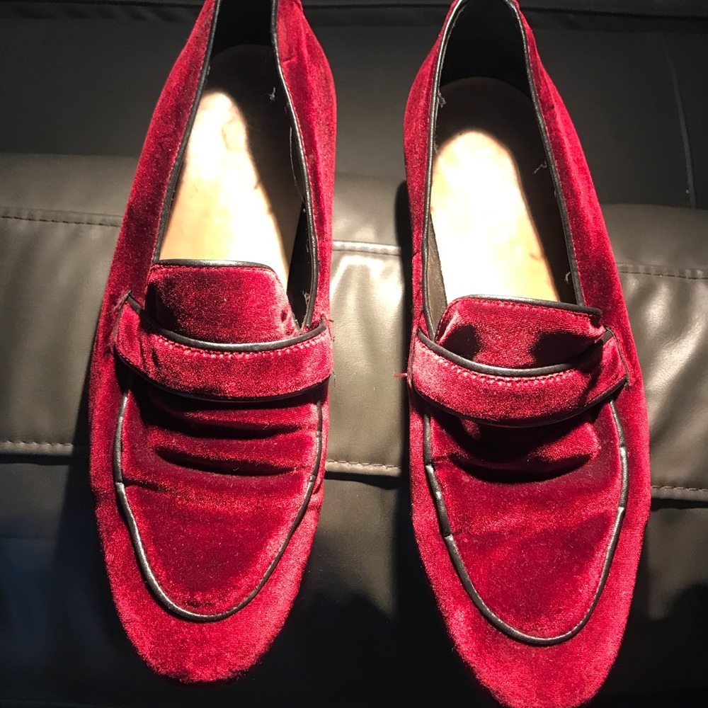 Velvet burgunde shoes